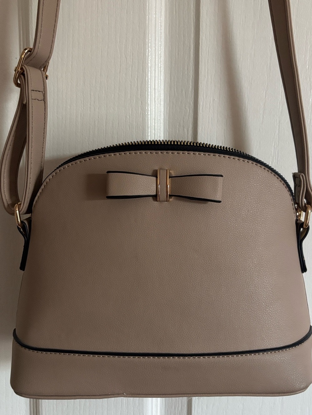 NWOT-Bow-Accent Taupe Crossbody Bag for Women,never used